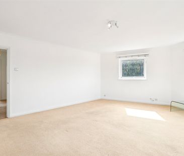 Crown Road, Twickenham, TW1 flat to rent - Photo 1