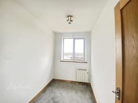 3 bedroom end of terrace house to rent - Photo 2