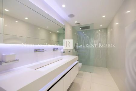 Location Appartement 5 pièces 138m² NICE 06300 - Photo 5