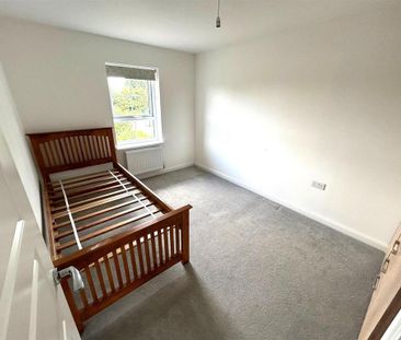 4 bedroom detached house to rent - Photo 2