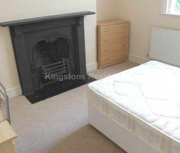 4 bedroom semi-detached house to rent - Photo 3