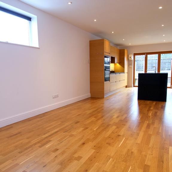 4 bedroom townhouse to rent - Photo 1