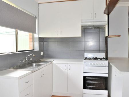 CBD & LOW MAINTENANCE - Photo 2