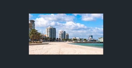 Oversized One Bedroom - Photo 3