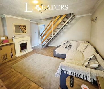 3 bedroom semi-detached house to rent - Photo 1