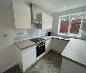3 bedroom terraced house to rent - Photo 5