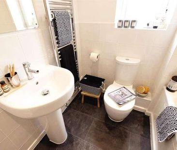 Thorne Crescent, Worsley, Manchester, M28 - Photo 1