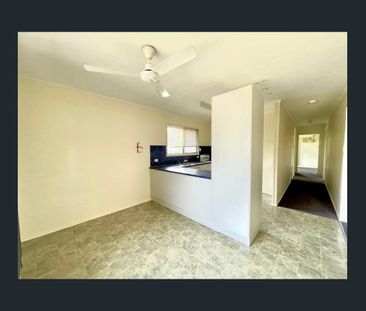 3 Bedroom Home Walking Distance to shops - Photo 5