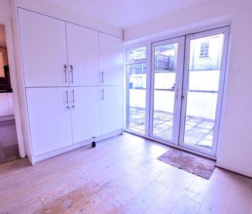 3 bedroom end of terrace house to rent - Photo 4