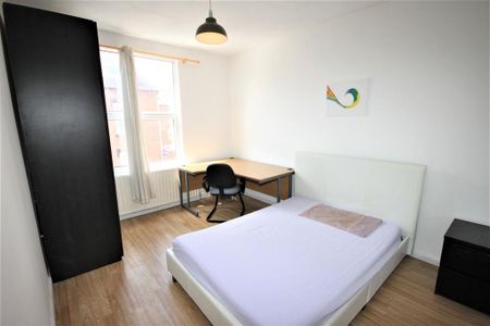 3 bedroom terraced house to rent - Photo 5