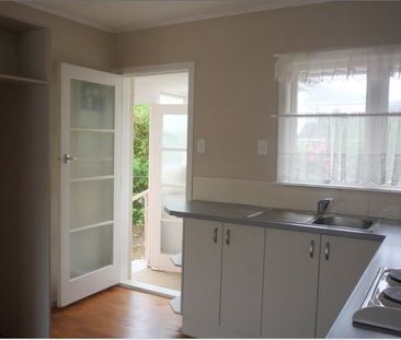 TAKAPUNA - 2 Bedroom Brick & Tile Unit - Photo 6