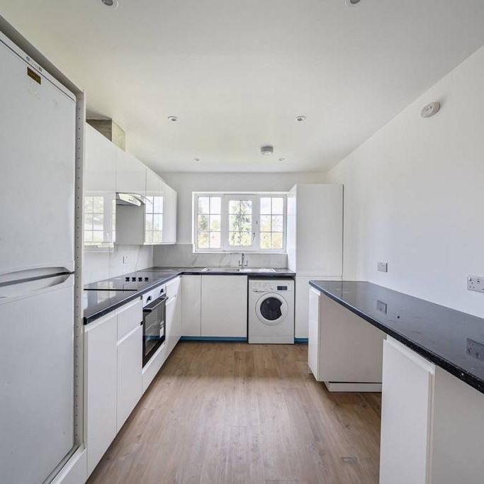 2 bedroom maisonette to rent - Photo 1