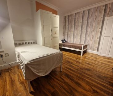 Room in a Shared House, West Hendon Broadway, NW9 - Photo 1