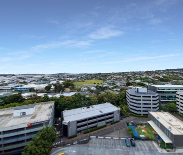 Stunning 12th story Ellerslie Penthouse. - Photo 1