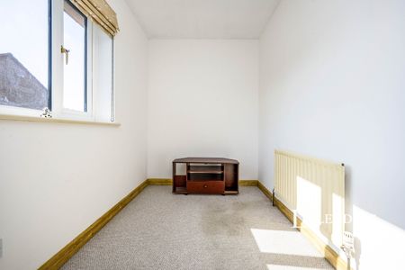 2 bedroom house to rent Grace Avenue, Oldbrook, MK6 - Photo 4