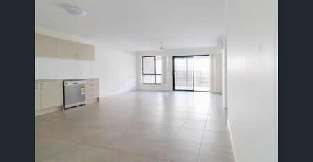 Lovely 3 Bedroom Home With 2 Air Conditoners and Security Screens Throughout - Photo 4