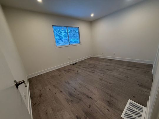 For Lease - 3 Highcroft Road, Barrie, Ontario - Photo 1