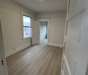 2 Bedroom, 1 Bath in Kitsilano-Rental Building - Photo 2