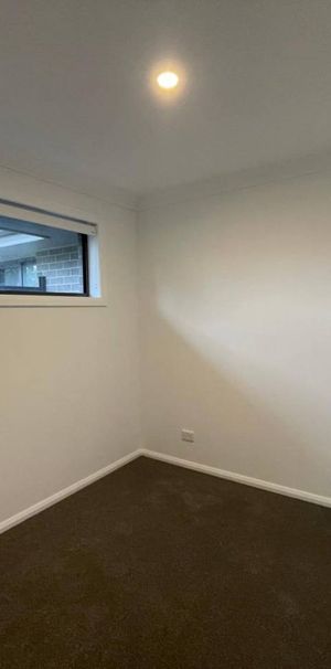 Modern, Near New Unit – Ross Hill - Photo 1