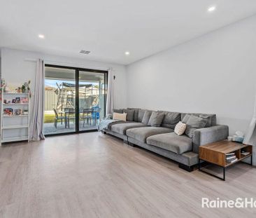Convenient low maintenance living - Photo 2