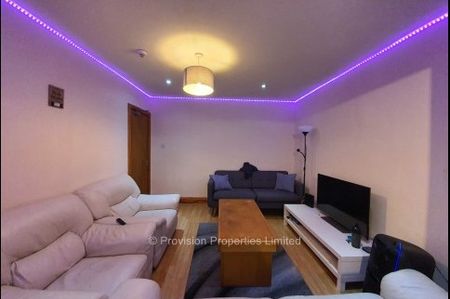 Luxury 6 Bedroom, Student Houses, Hyde Park, Leeds - Photo 4