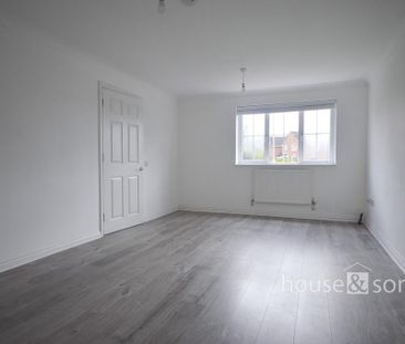 4 bedroom detached house to rent - Photo 3