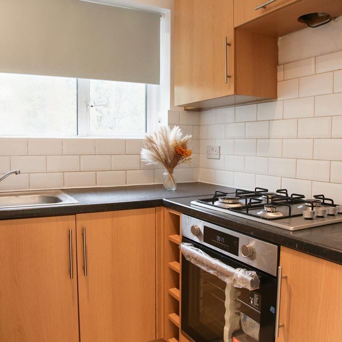 2 bedroom maisonette to rent - Photo 1