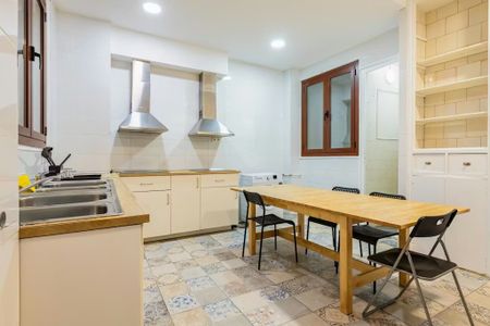 Gran Via Marquès del Túria Gran Via, Valencia, Valencian Community 46005 - Photo 5