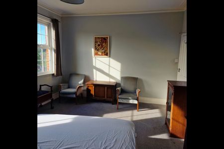 5 Bed Flat, Green Lanes, N13 - Photo 5