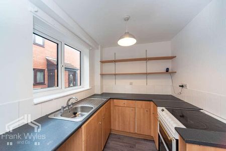 St Davids Grove, Lytham St Annes, Lancashire, FY8 - Photo 2