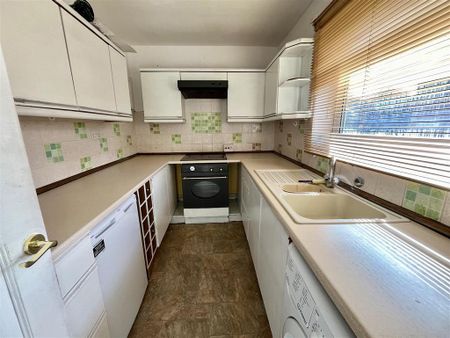 2 bedroom flat to rent - Photo 4