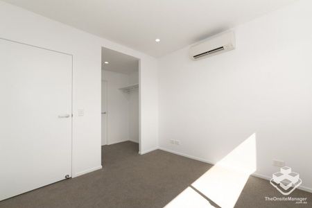 2 bed, 2 bath fully air con avail 13/11 - Photo 5