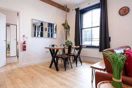 School Street - Photo 2