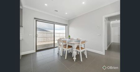 Modern Family Home with Spacious Layout! - Photo 3