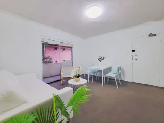85 Doncaster Ave(03421), Sydney - Photo 1