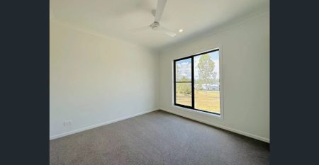 18 Churchill place, Pallara, Qld 4110 - Photo 5