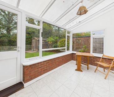 4 bedroom end of terrace house to rent - Photo 6