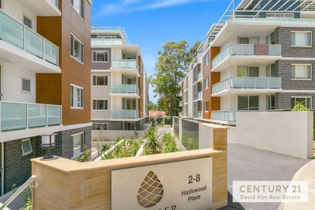 Modern Two Bedroom in a Quiet Complex - Photo 3