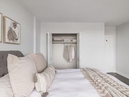 324 Cambridge Street N - Photo 5