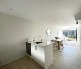 SHORT TERM RENTAL - Stylish & Modern - Two Bedroom Stables Apartmen... - Photo 2