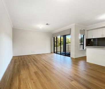 Contemporary and Spacious! - Photo 4