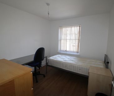 5 Bed Student Accommodation - Photo 1