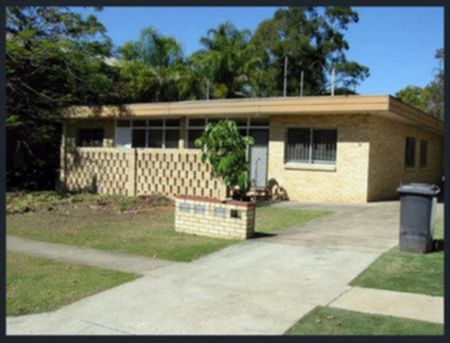 3 / 9 Cecil, Indooroopilly QLD 4068 - Photo 2