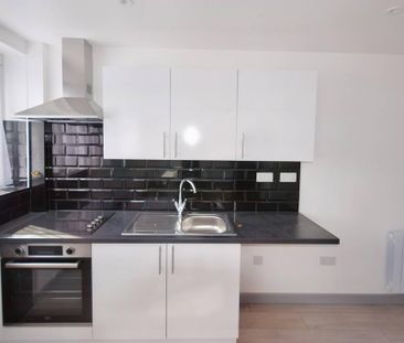 Studio to rent - Photo 2