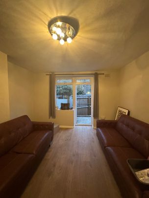 3 Bed Flat, Tudor Court, N1 - Photo 1