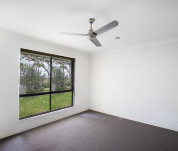 Modern & Spacious Family Home! - Photo 5