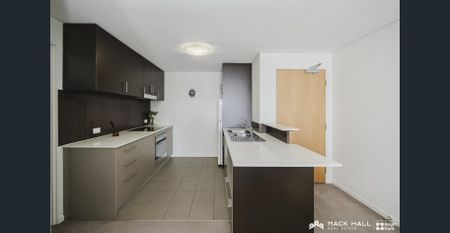 Stylish Corner Apartment with Northern Aspect - Photo 5