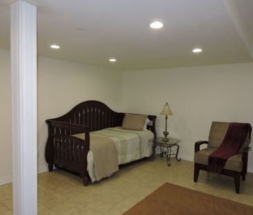 For Lease - 2453 Baintree Crescent, Oakville, Ontario - Photo 6