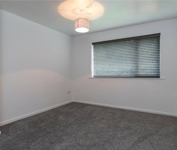 Abbey Road, Macclesfield, Cheshire, SK10 - Photo 4