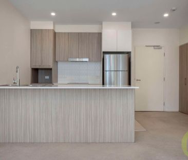 Lakeside Luxury - Photo 4